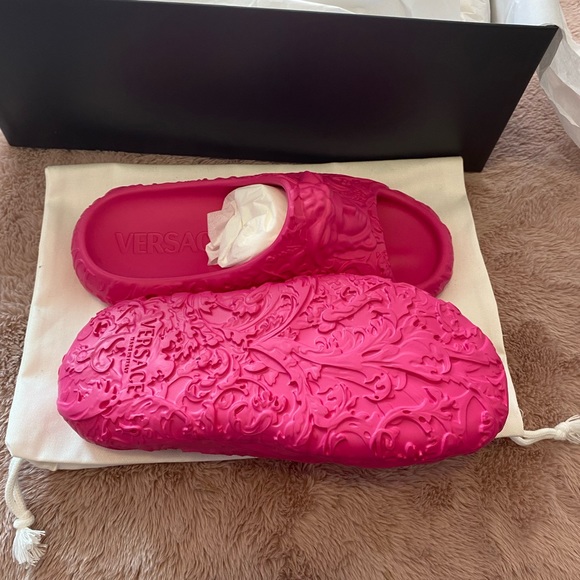Pink Versace medusa slides - Picture 2 of 4